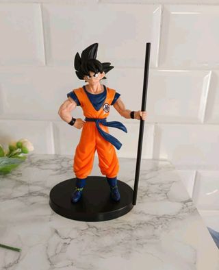Figura Goku con bastón