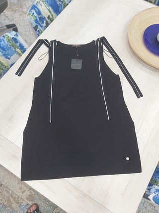 Top Adolfo Domínguez a estrenar.