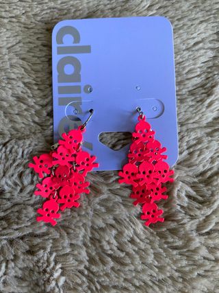 Pendientes Claire's calaveras rosas - Sin estrenar