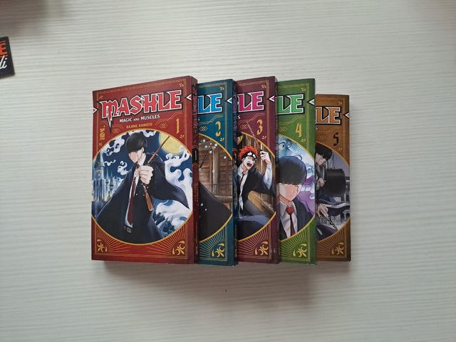 Mashle volumi dall'1 al 5
