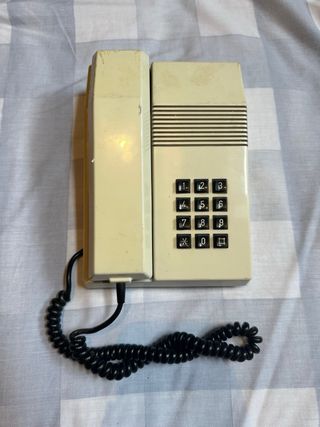 Teléfono español antiguo