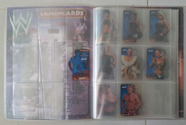 WWE LAMINCARDS PRESSING CATCH