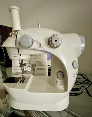 Máquina de coser mini