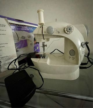 Máquina de coser mini
