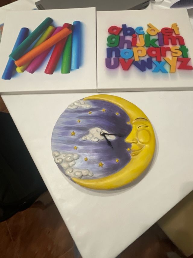 2 Cuadros infantiles y un reloj de pared infantil