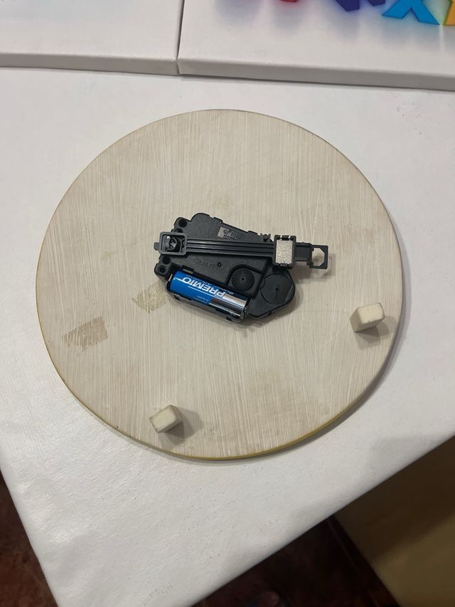 2 Cuadros infantiles y un reloj de pared infantil