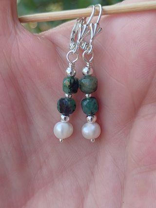 Pulsera, plata ley, perlas y esmeralda 
