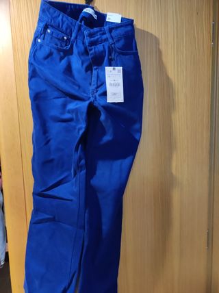 Pantalón zara t.38 pero talla pequeño 36