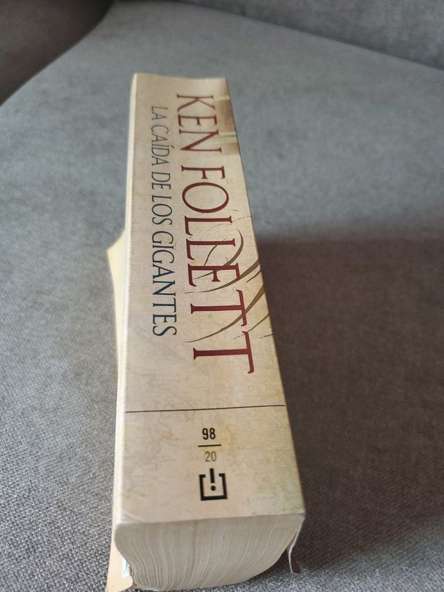 Ken Follett(la caída de los gigantes)