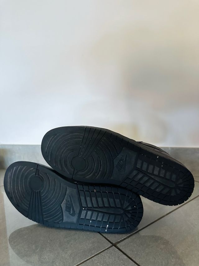 Air Jordan 1 Low black