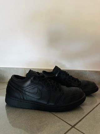 Air Jordan 1 Low black