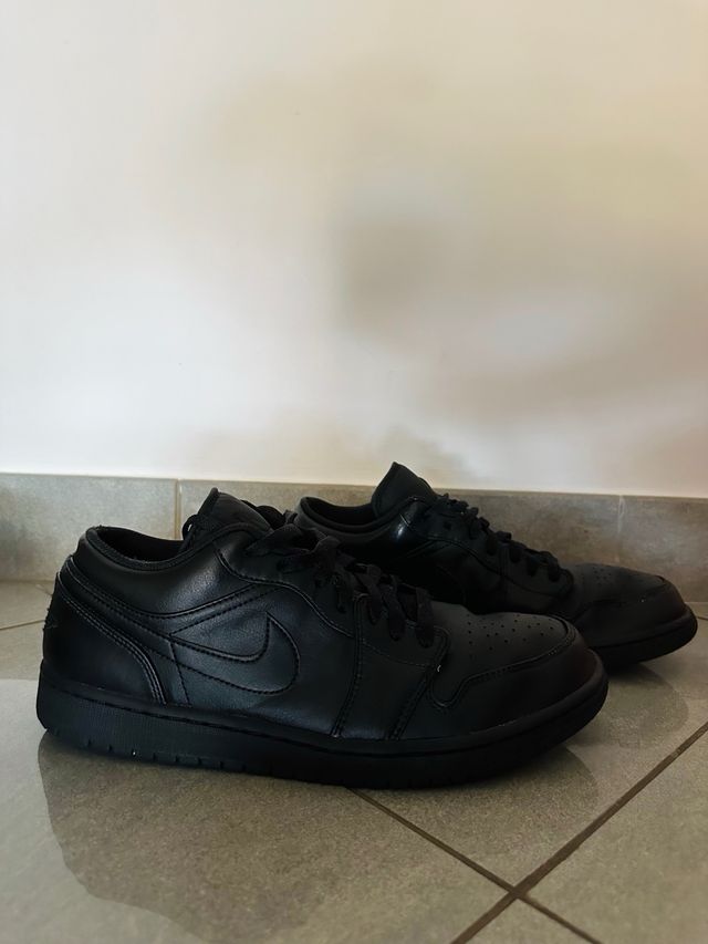 Air Jordan 1 Low black