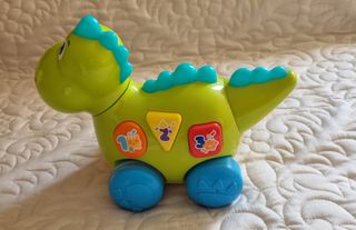 Dinosaurio para gatear y aprender inglés