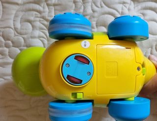 Dinosaurio para gatear y aprender inglés