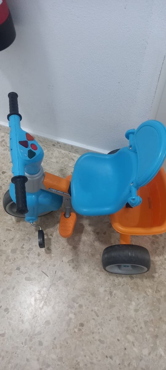 Triciclo infantil