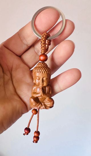 Porta chave Buda em madeira.