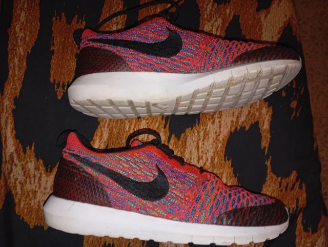 Nike roshy run flyknit