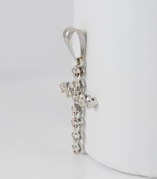 Colgante cruz antiguo en oro blanco 18k