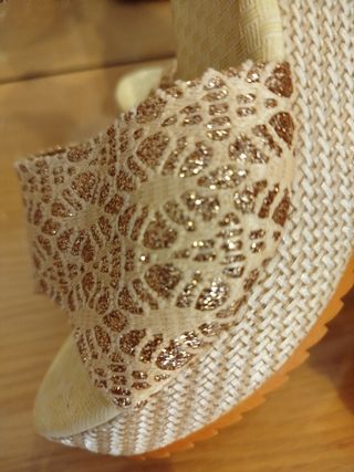 SANDALIAS DORADAS 