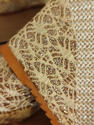 SANDALIAS DORADAS 