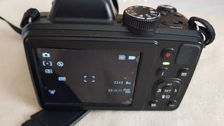 Kodak Pixpro AZ425 + funda a medida