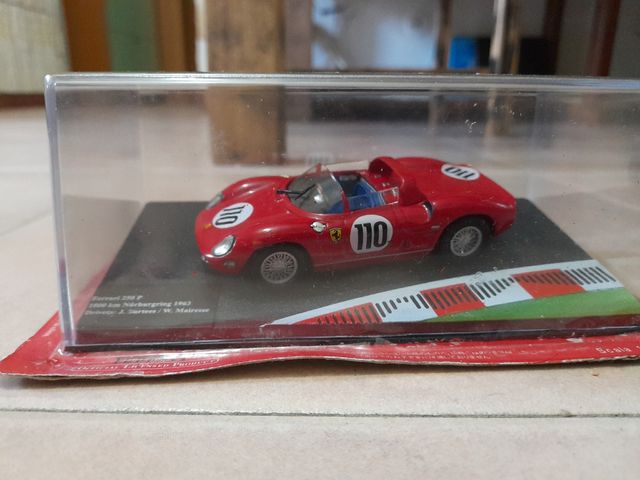 Vendo modellino Ferrari