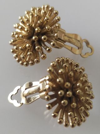 Pendientes anémona, chapados oro Charles Jourdan