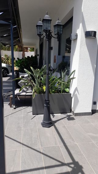 Farola Aluminio Negro/ Antracita sin usar.