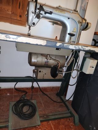 Máquina de coser industrial recta