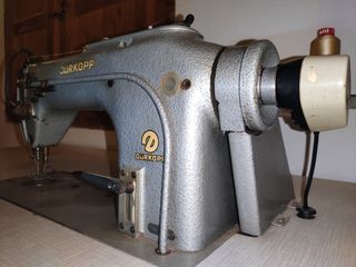 Máquina de coser industrial recta