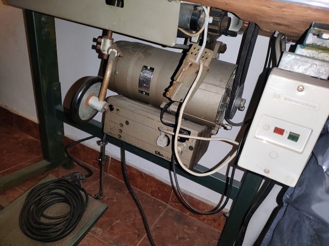 Máquina de coser industrial recta