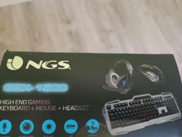 Teclado, ratón y auriculares gamers