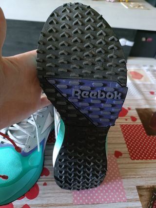 Se vende zapatillas de Reebok levante 2