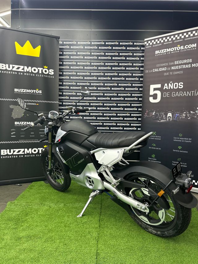 Moto eléctrica Super Soco TC MAX 2024