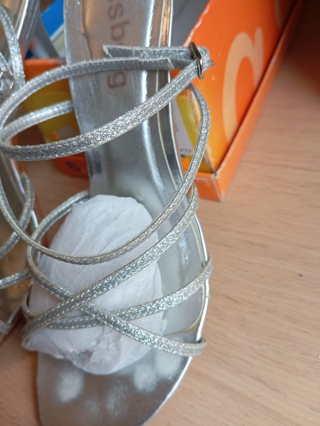 ZAPATOS DE MUJER VERANO DE TIRAS.