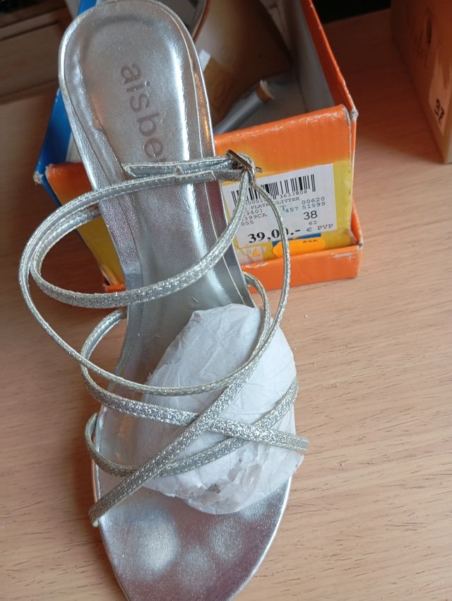 ZAPATOS DE MUJER VERANO DE TIRAS.