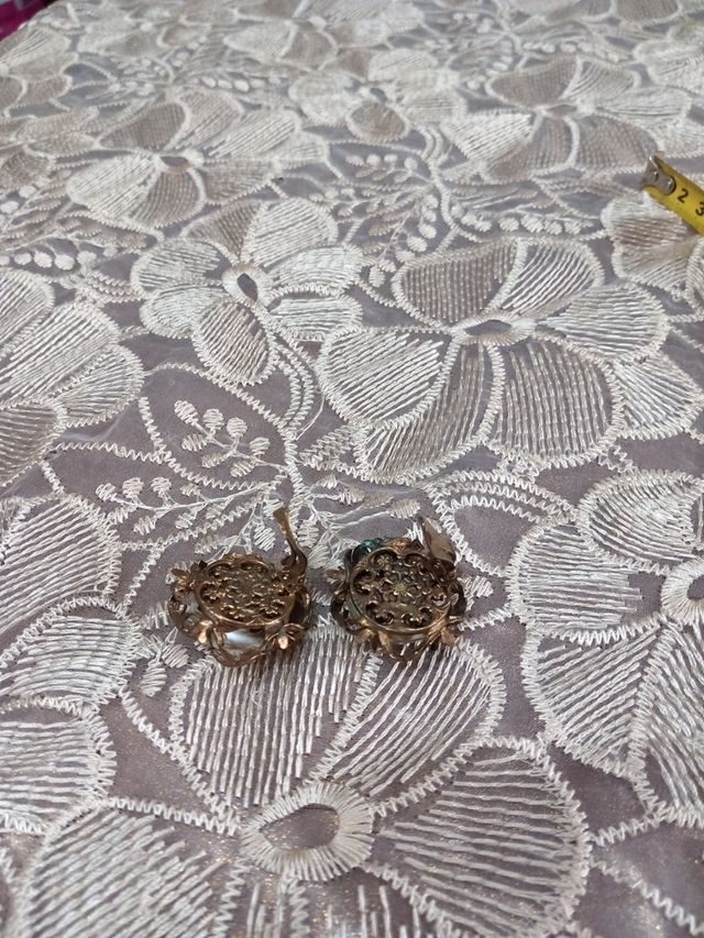 Orecchini vintage dorati e simil perle