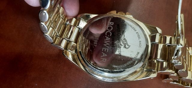 Reloj Rocawear Dorado Con Cronógrafo