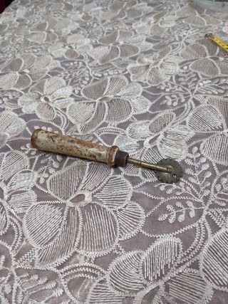 Tagliapasta molto antico bronzo legno