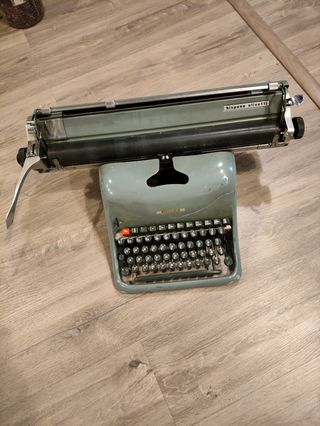 Hispano Olivetti Lexicon 80 carro ancho