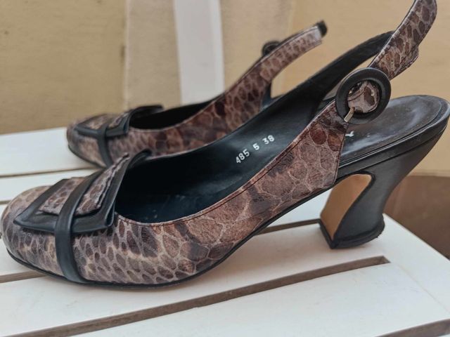 Zapato de piel destalonado