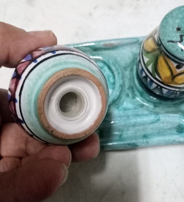 Sale e pepe ceramica di Vietri firmato