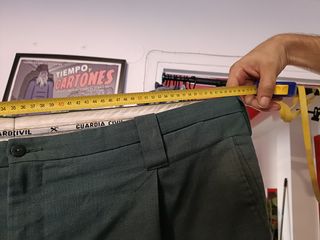 Pantalón XXXL guardia civil talla especial.