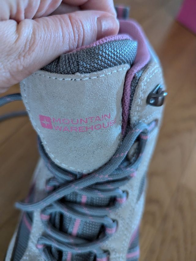 Botas trekking mountain warehouse (sin estrenar)