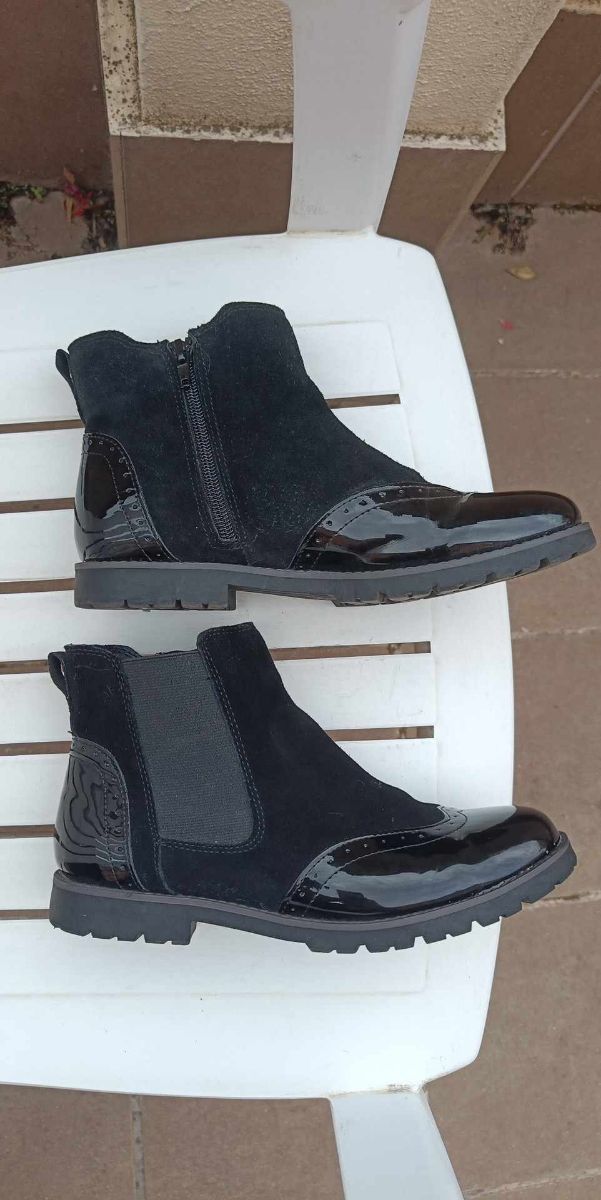 Botín negro charol cremallera casi nuevo