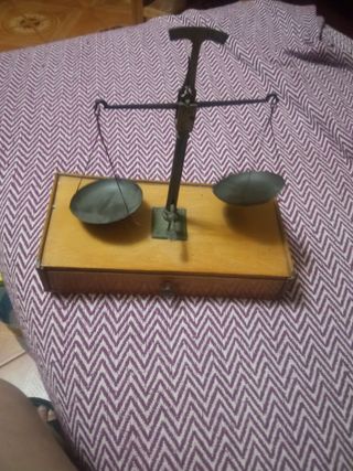 Antigua balanza