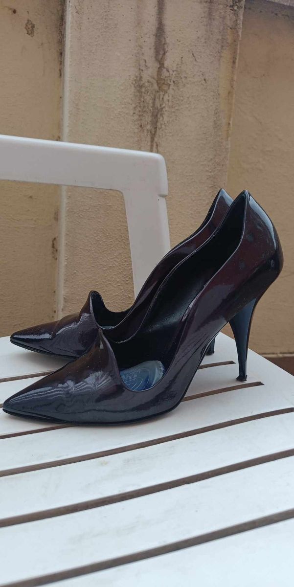 Zapatos aguja charol Sebastián Milano