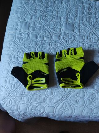 Guantes deportivos