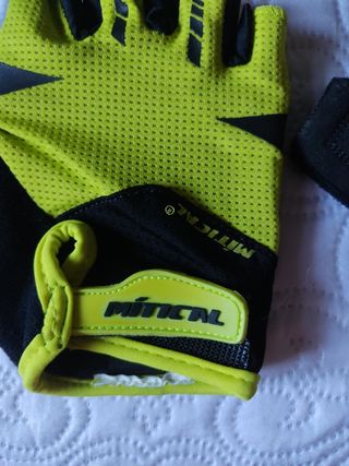 Guantes deportivos