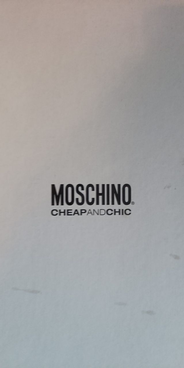 Zapato de tacón de ante tostado Moschino